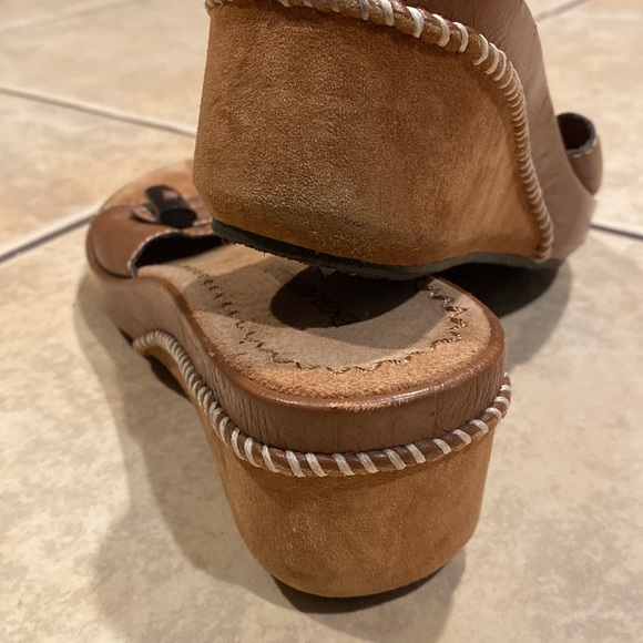 Enzo Angiolini wedge slides 8 1/2 - Picture 4 of 7